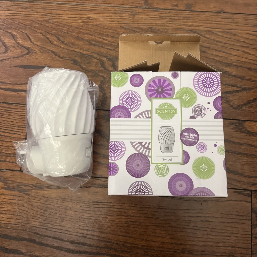 NIB NEW Scentsy Swivel Plug In Mini Fan Diffuser Air Freshener With Light